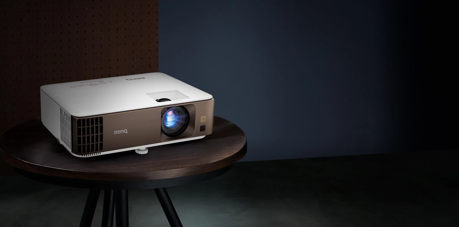 HOME THEATER & MULTIMEDIA PROJECTOR